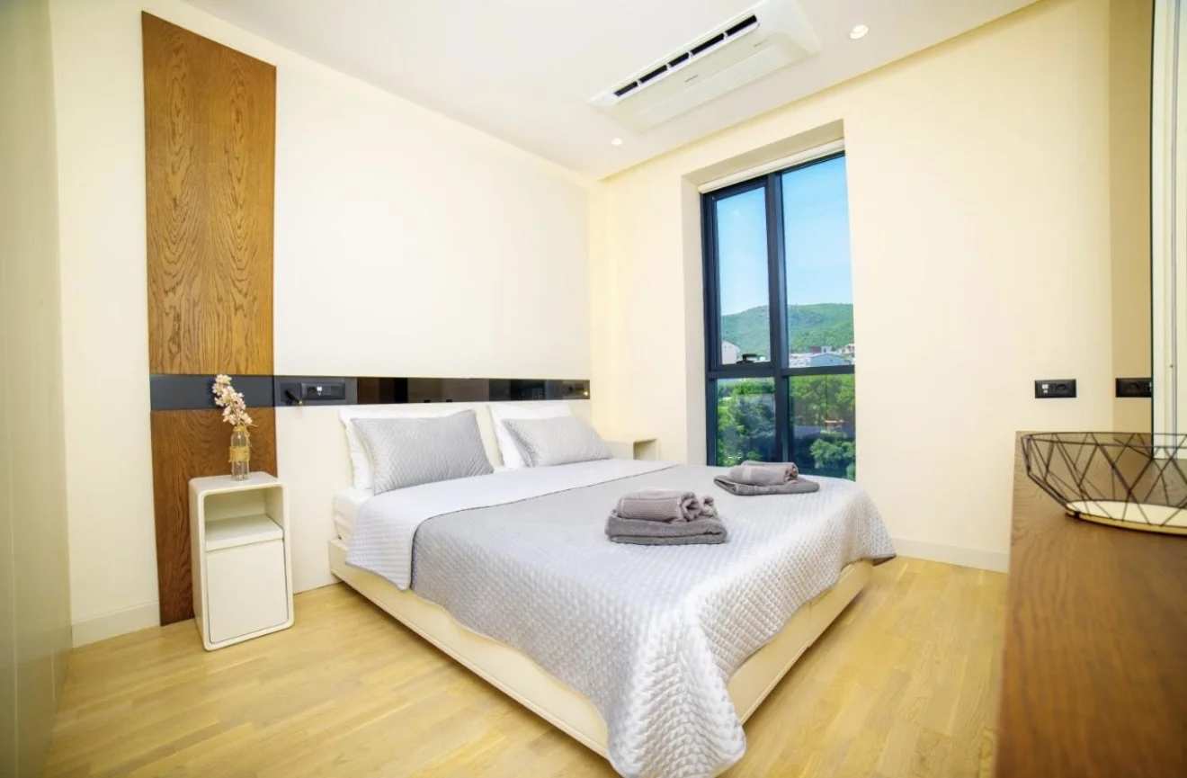 Budva Becici'de Spa Sauna, Spor Salonu Bulunan lüks binada 1+1 ve 2+1daireler