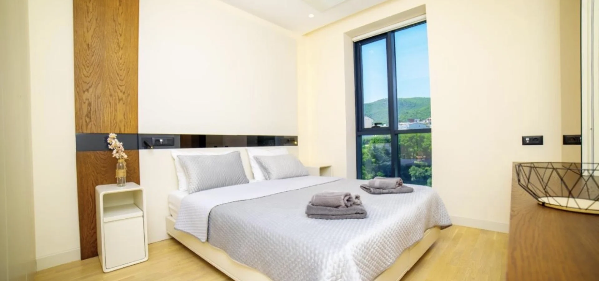 Budva Becici'de Spa Sauna, Spor Salonu Bulunan lüks binada 1+1 ve 2+1daireler