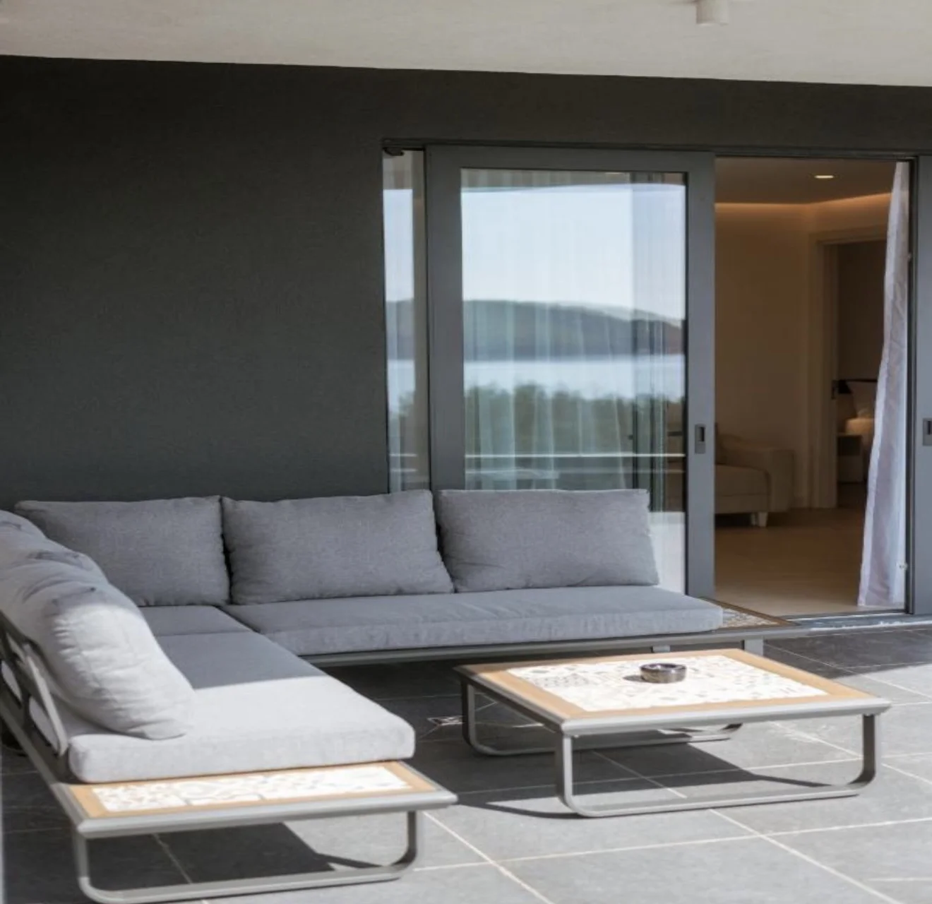 Budva Becici'de Spa Sauna, Spor Salonu Bulunan lüks binada 1+1 ve 2+1daireler