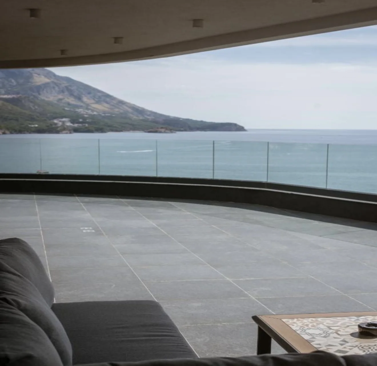 Budva Becici'de Spa Sauna, Spor Salonu Bulunan lüks binada 1+1 ve 2+1daireler