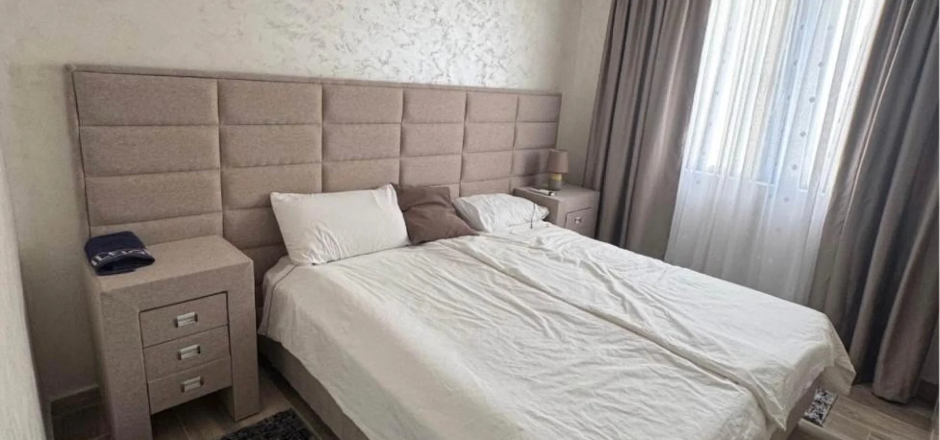 Budva Przno Bölgesi'nde yüzme havuzlu bir komplekste 2 +1 daire