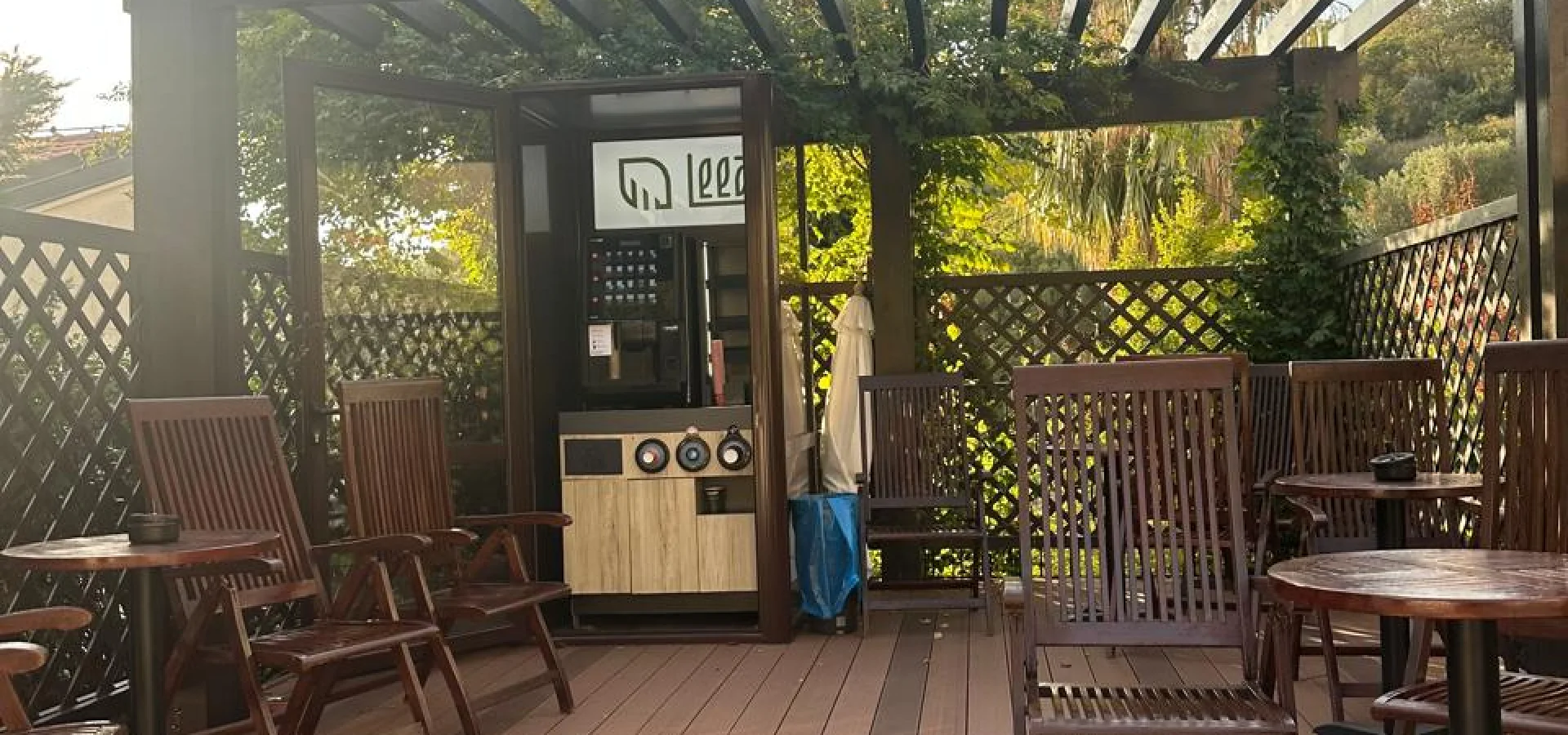 Budva Przno Bölgesi'nde yüzme havuzlu bir komplekste 2 +1 daire