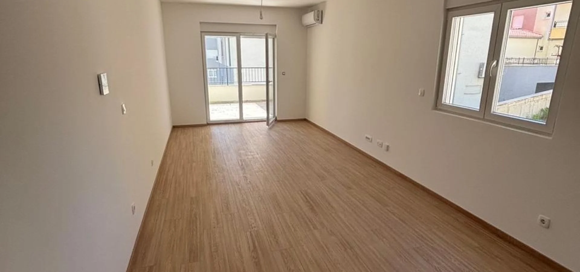 Budva'da Dubovica Lux 1 + 1 daire