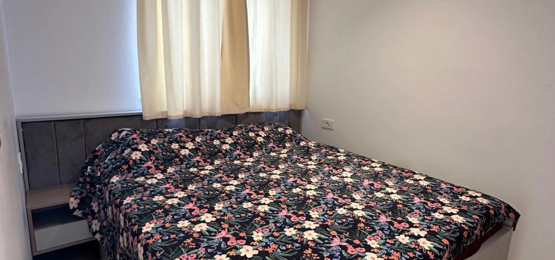 Budva Becici'de yüzme havuzu olan bir binada 1 + 1 daire Acil satış!