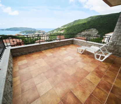 Bečići Ivanovići'de Panoramik Deniz Manzaralı Ultra-Lüks Malikane