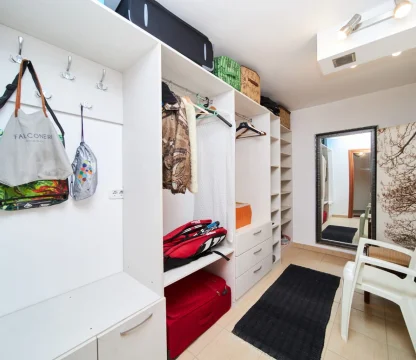 Bečići Ivanovići'de Panoramik Deniz Manzaralı Ultra-Lüks Malikane