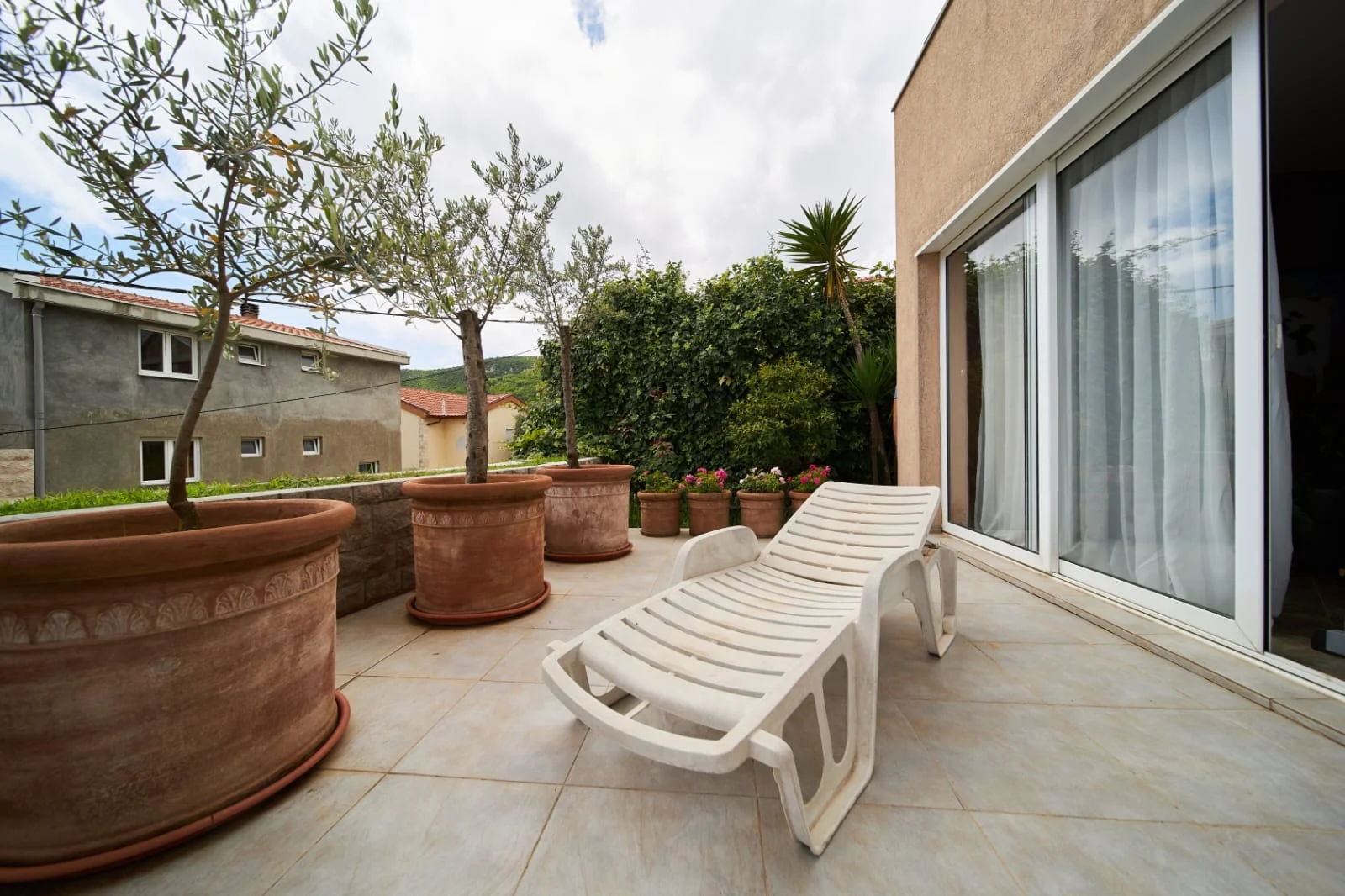 Bečići Ivanovići'de Panoramik Deniz Manzaralı Ultra-Lüks Malikane