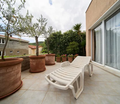 Bečići Ivanovići'de Panoramik Deniz Manzaralı Ultra-Lüks Malikane