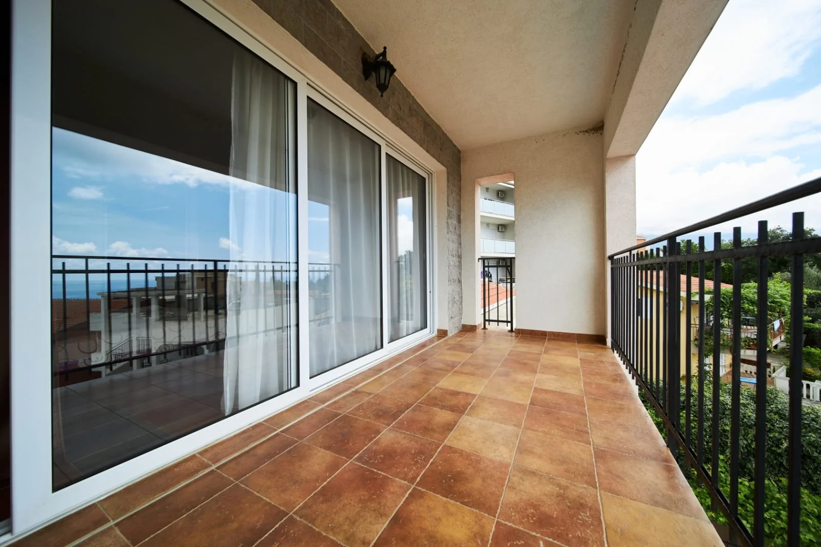 Bečići Ivanovići'de Panoramik Deniz Manzaralı Ultra-Lüks Malikane