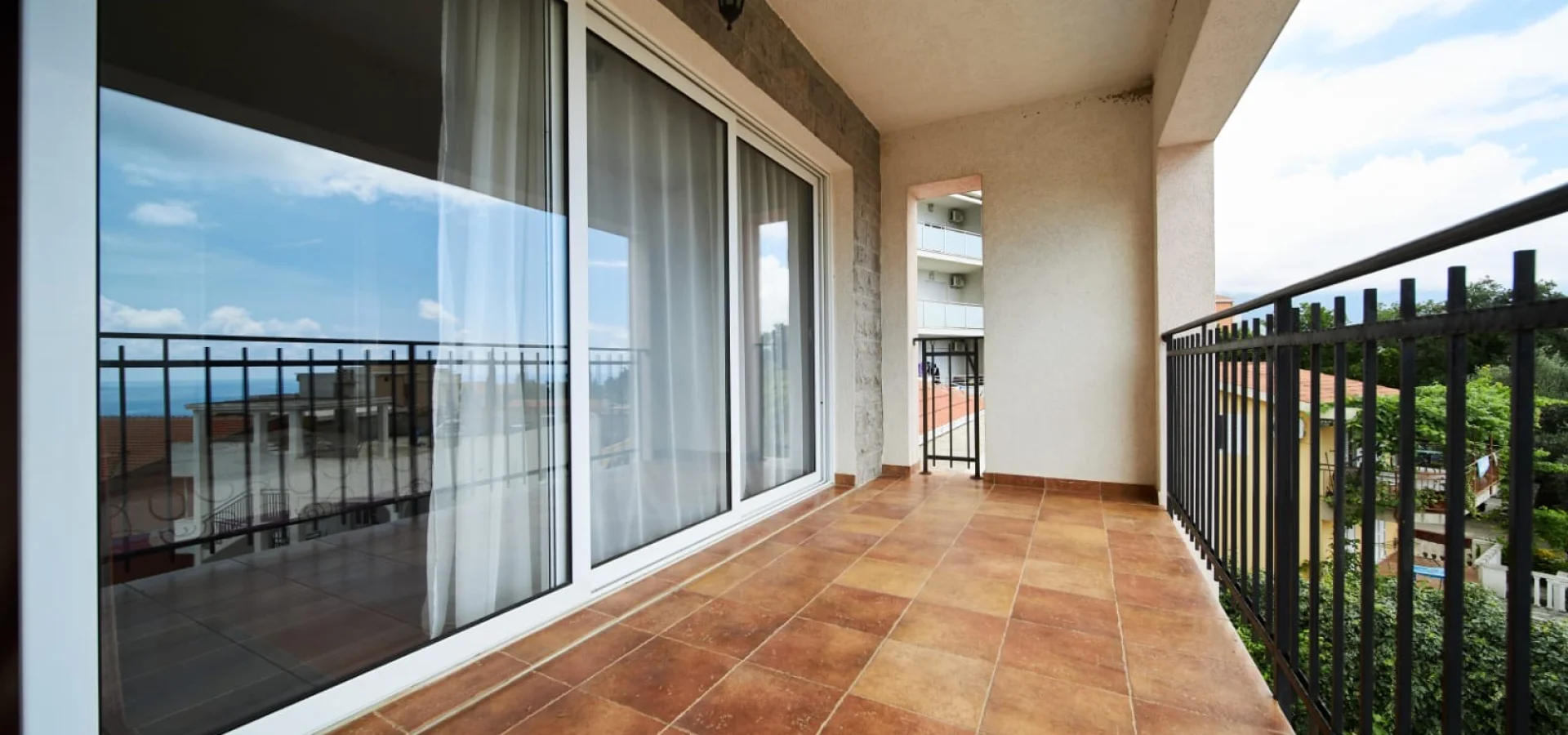 Bečići Ivanovići'de Panoramik Deniz Manzaralı Ultra-Lüks Malikane