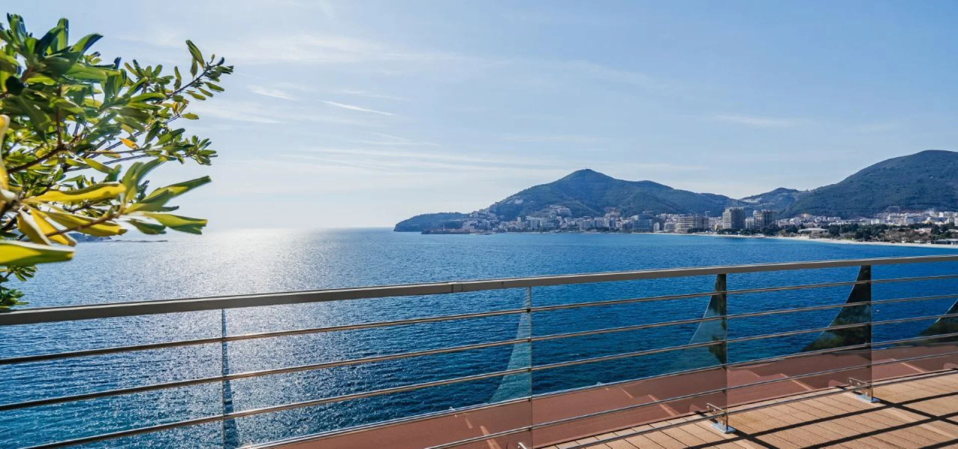 Budva Dukley Gardens, da satılık 2+1  villa